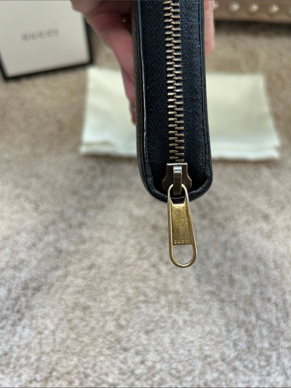 Gucci Black Leather Zip Wallet with Green-Red Stripe - Picture 6 of 16